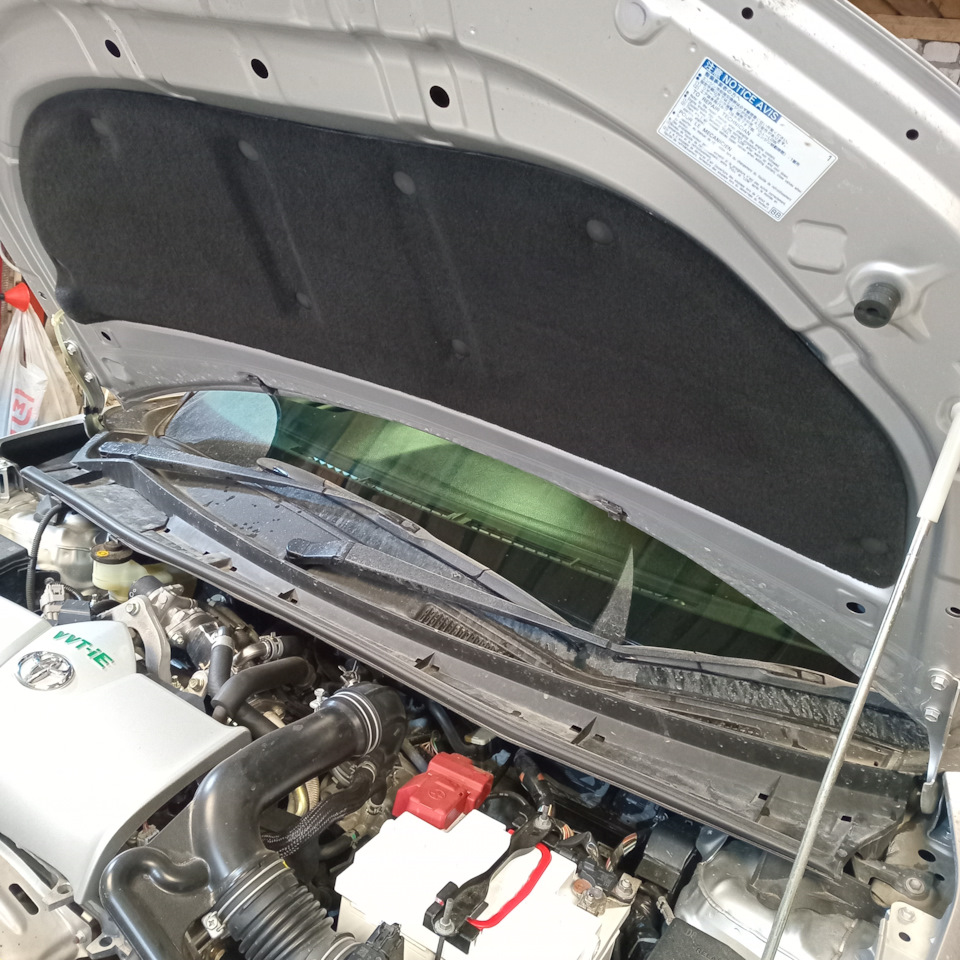 Обшивка капота — Toyota Corolla Fielder (E160), 1,5 л, 2018 года ...