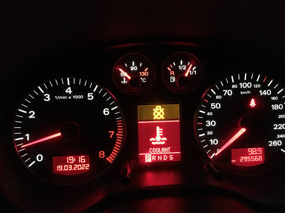 Течь антифриза, ремонт расширительного бачка — Audi A3 Sportback (8PA ...