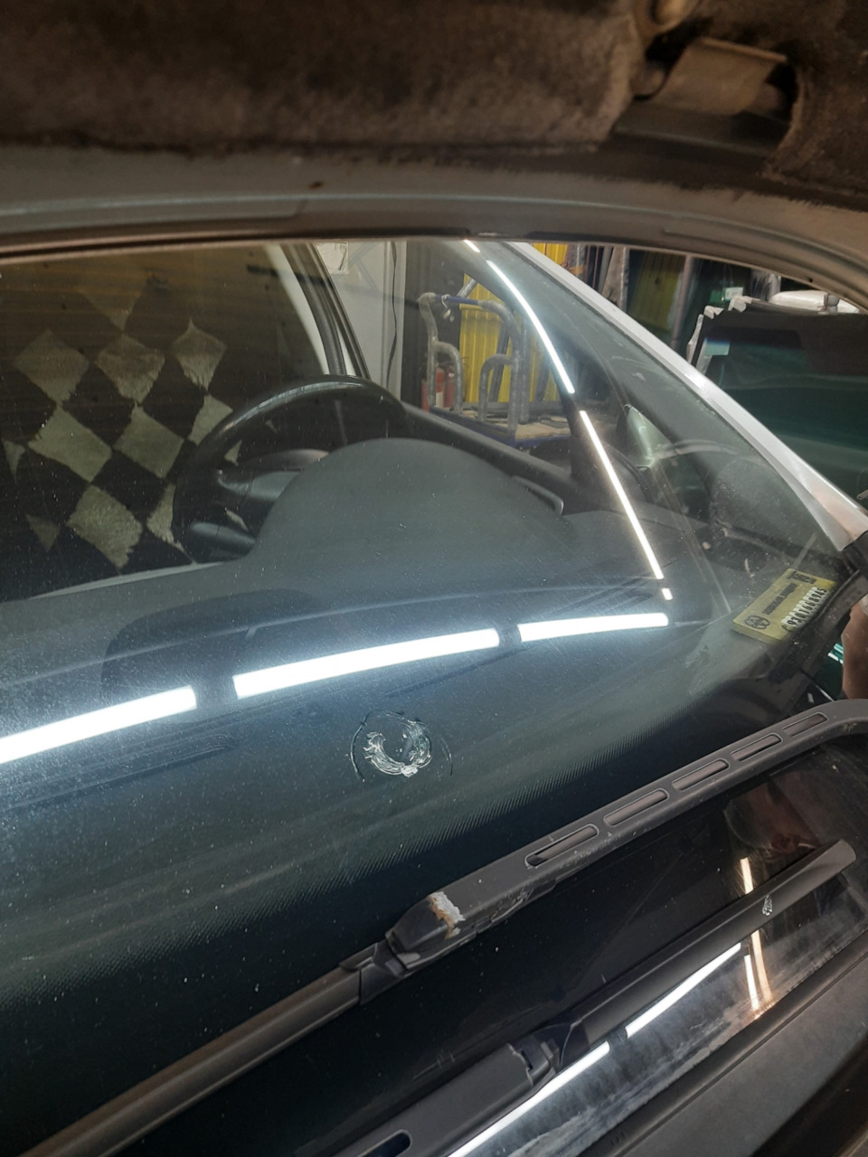 Замена лобового стекла — Peugeot 307, 1,6 л, 2006 года | другое | DRIVE2