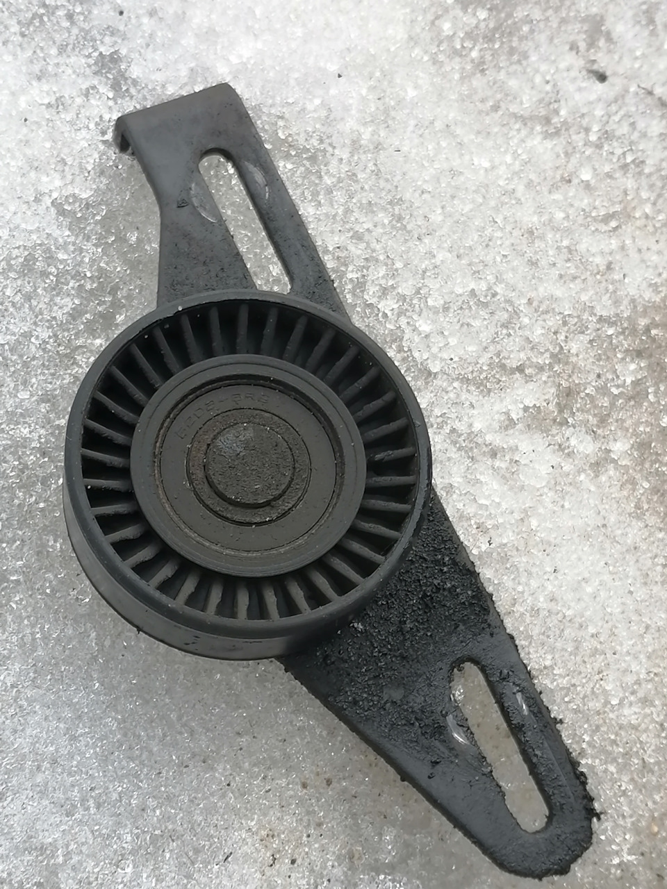 392т.км.Замена натяжителя вспомогательного ремня . — Renault Logan (1G ...