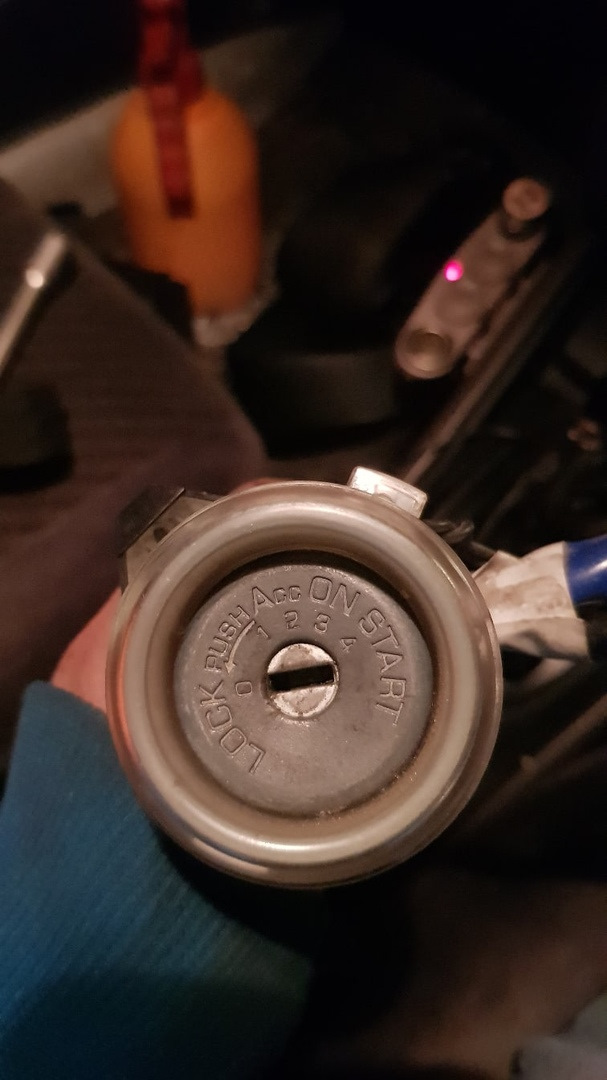 Замок зажигания, масляный щуп. Купил рулевой карданчик. Диски. — Subaru ...