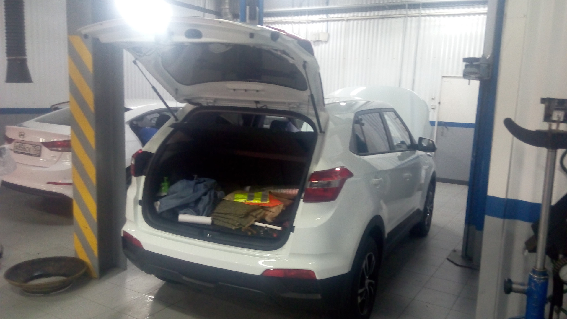 Hyundai creta не открывается багажник с брелка