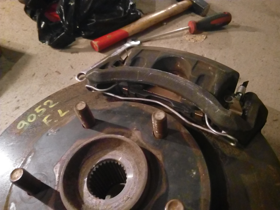 Второй комплект пружин подошел. — Nissan Lafesta (1G)