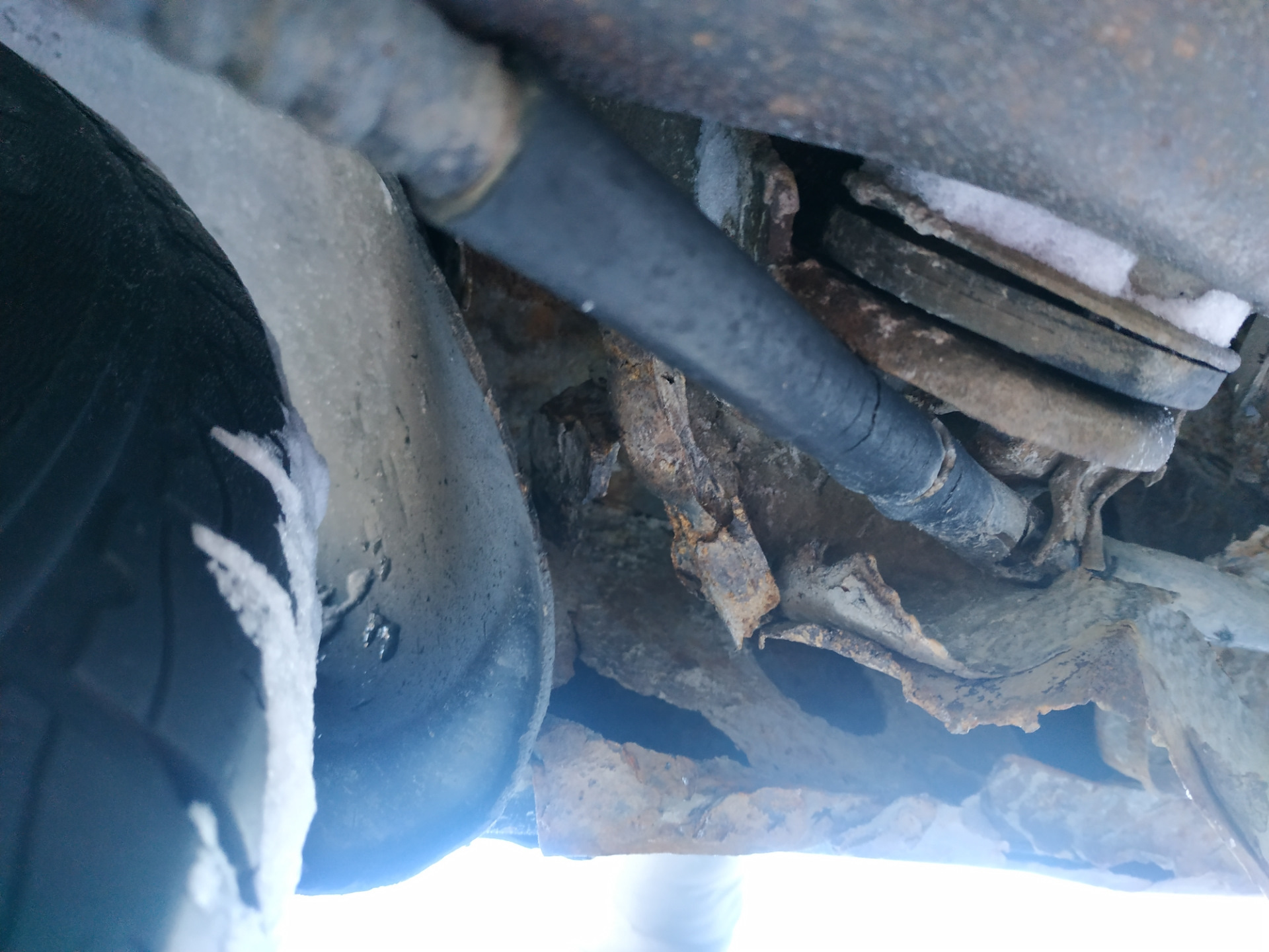 крепление задней балки ваз 2109. вырвало заднюю балку на ваз 2109. оторвано крепление. оторвано крепление. оборвало кронштейн крепления амортизатора уаз патриот.