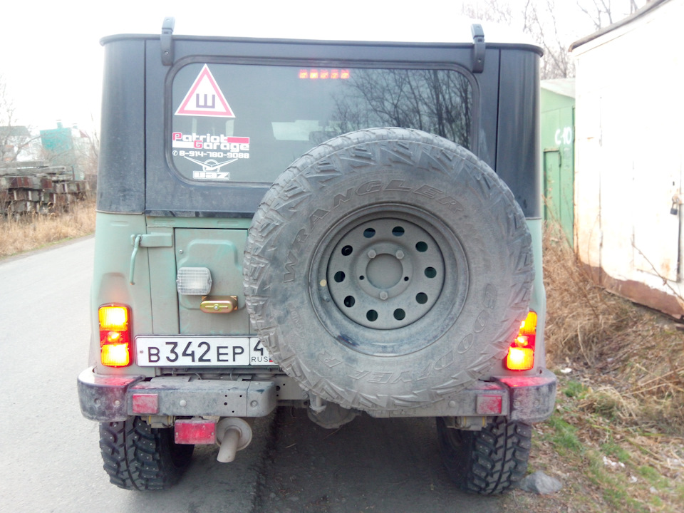 Накладки на крылья и заглушка бампера — Ford Focus II Hatchback, 2 л ...