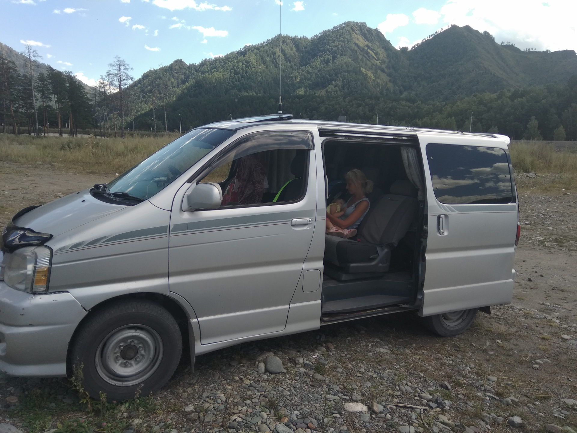 Купить хайс дром. Touring Hiace Toyota 1999. Toyota Touring Hiace 1995. Toyota Touring Hiace 1996. Тойота Touring Hiace 1998.