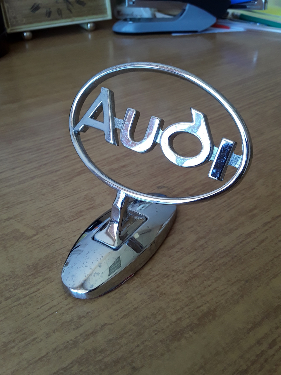 Значёк Audi — Audi 100 (C3), 1,8 л, 1987 года | прикол | DRIVE2
