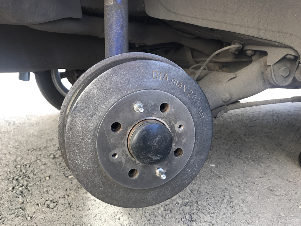 Покраска барабанов и суппортов. А ещё щетки. — Lada Приора Купе, 1,6 л ...