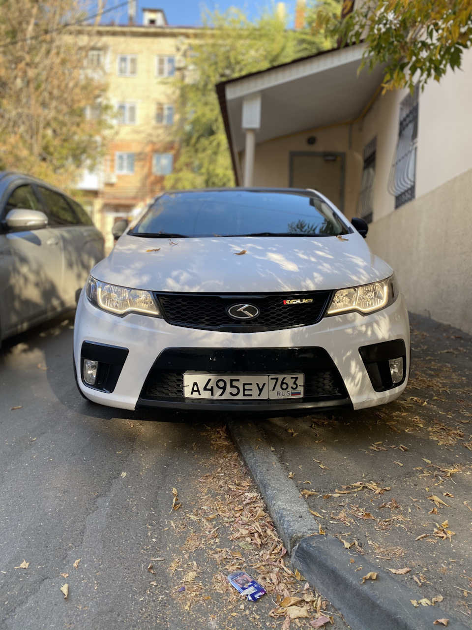 Шильдик Koup на решетку радиатора — KIA Cerato Koup (1G), 2 л, 2012 ...