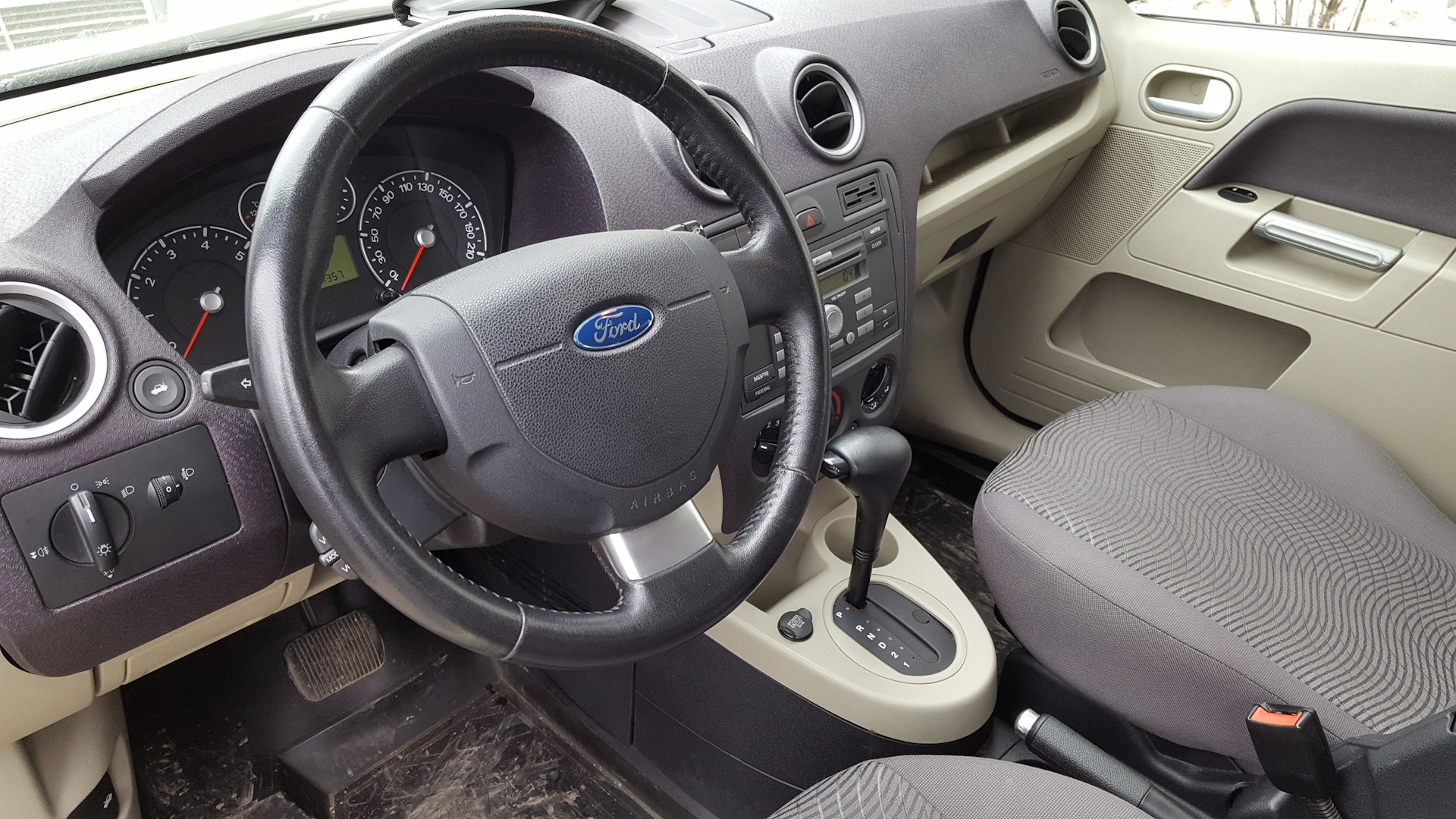 ford fusion 2008 интерьер