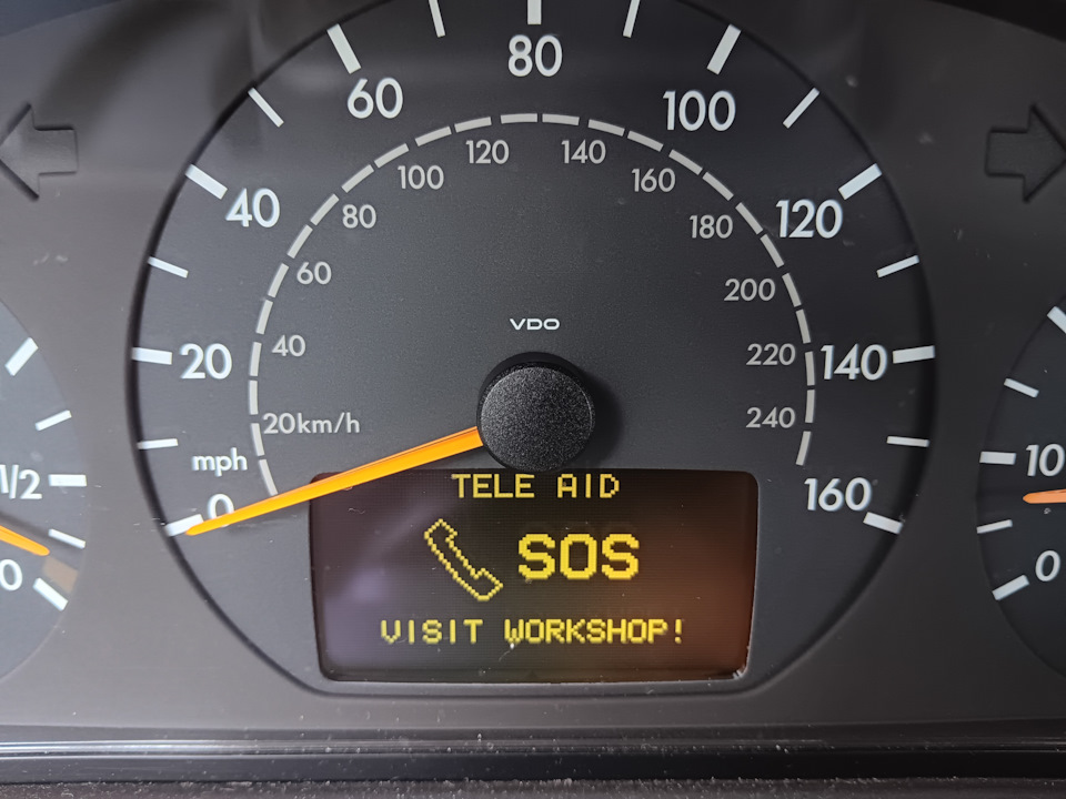 TELE AID SOS VISIT WORKSHOP — Mercedes-Benz E-Class (W210), 3,2 л, 2001