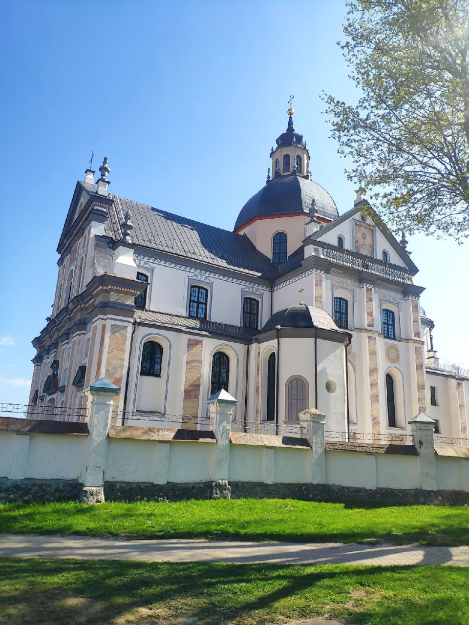 Майская поездка по РБ (СПб-Витебск-Хатынь-Лида-Гродно-Беловежская  Пуща-Брест-Несвиж-Мир-Минск-Смоленск-МСК-СПб) — Volkswagen Passat B7, 1,8  л, 2012 года | путешествие | DRIVE2