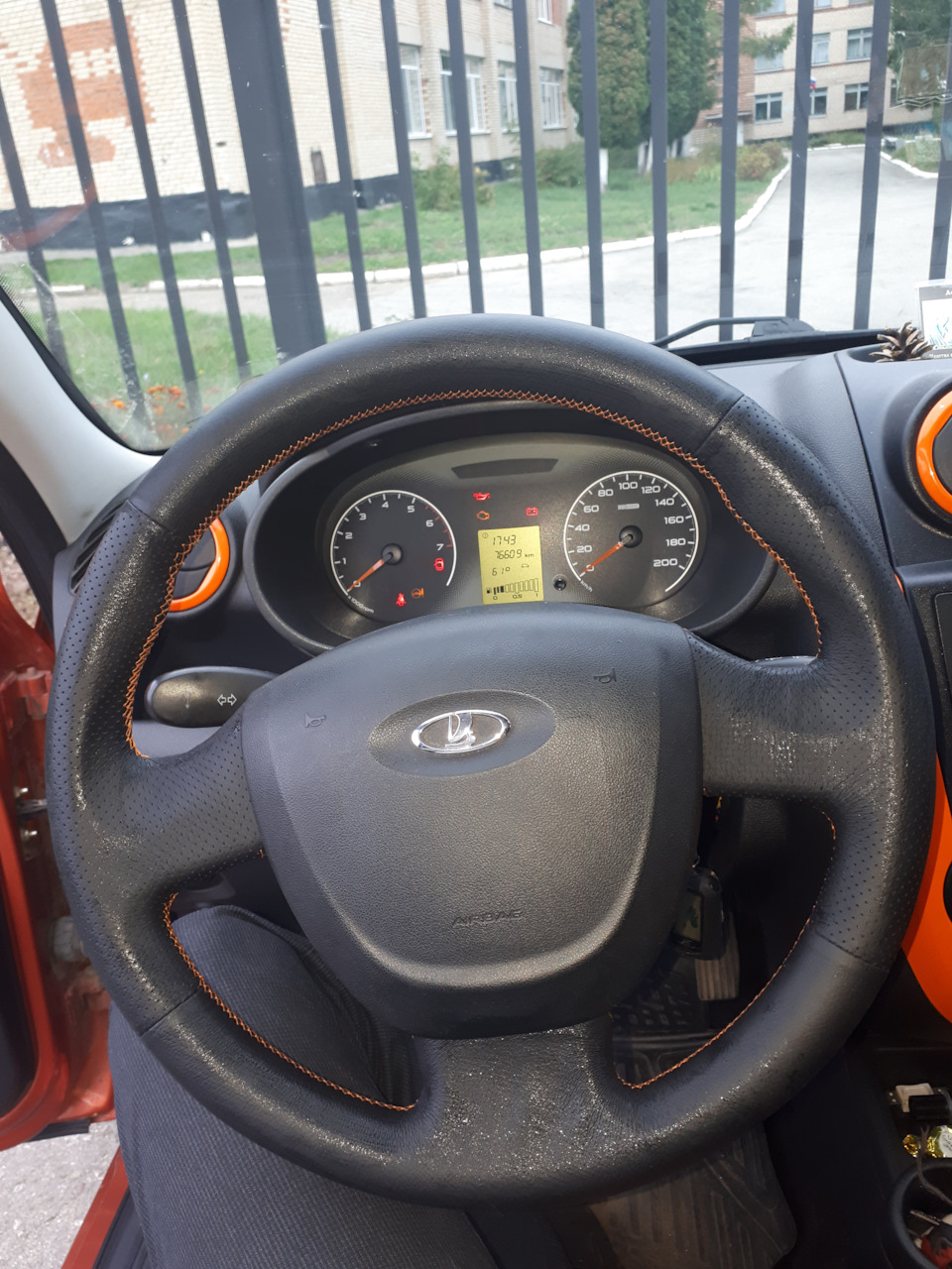 Руль в кожу. Кожа рулит! — Lada Гранта Лифтбек (1G), 1,6 л, 2014 года ...