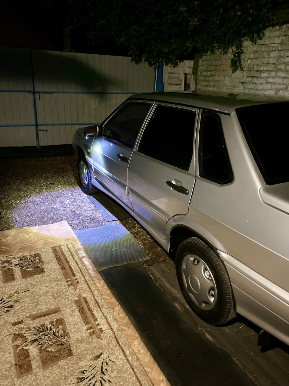 Вежливая подсветка при открытие дверей . — Lada 2115, 1,5 л, 2007 года ...