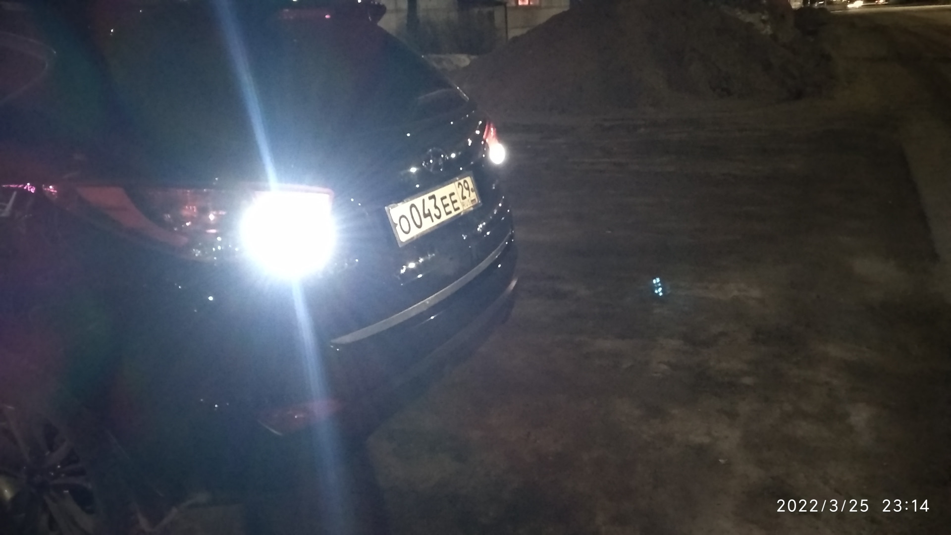 Проверяем светодиодные лампочки заднего хода — Hyundai ix35, 2 л, 2015 ...