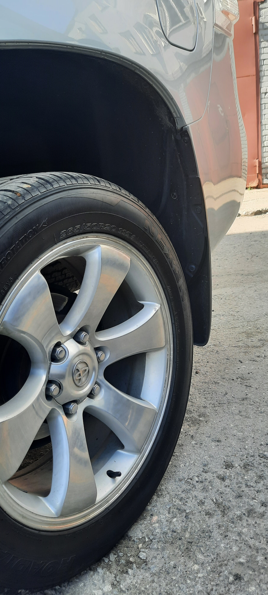 Фото в бортжурнале Toyota Land Cruiser Prado 150-series