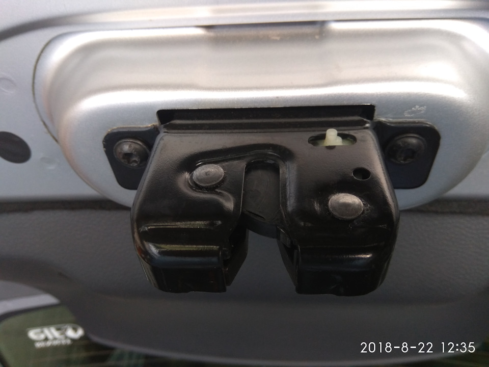 Стук в задней части на мелких неровностях дороги 2.Выявлен и устранен ...