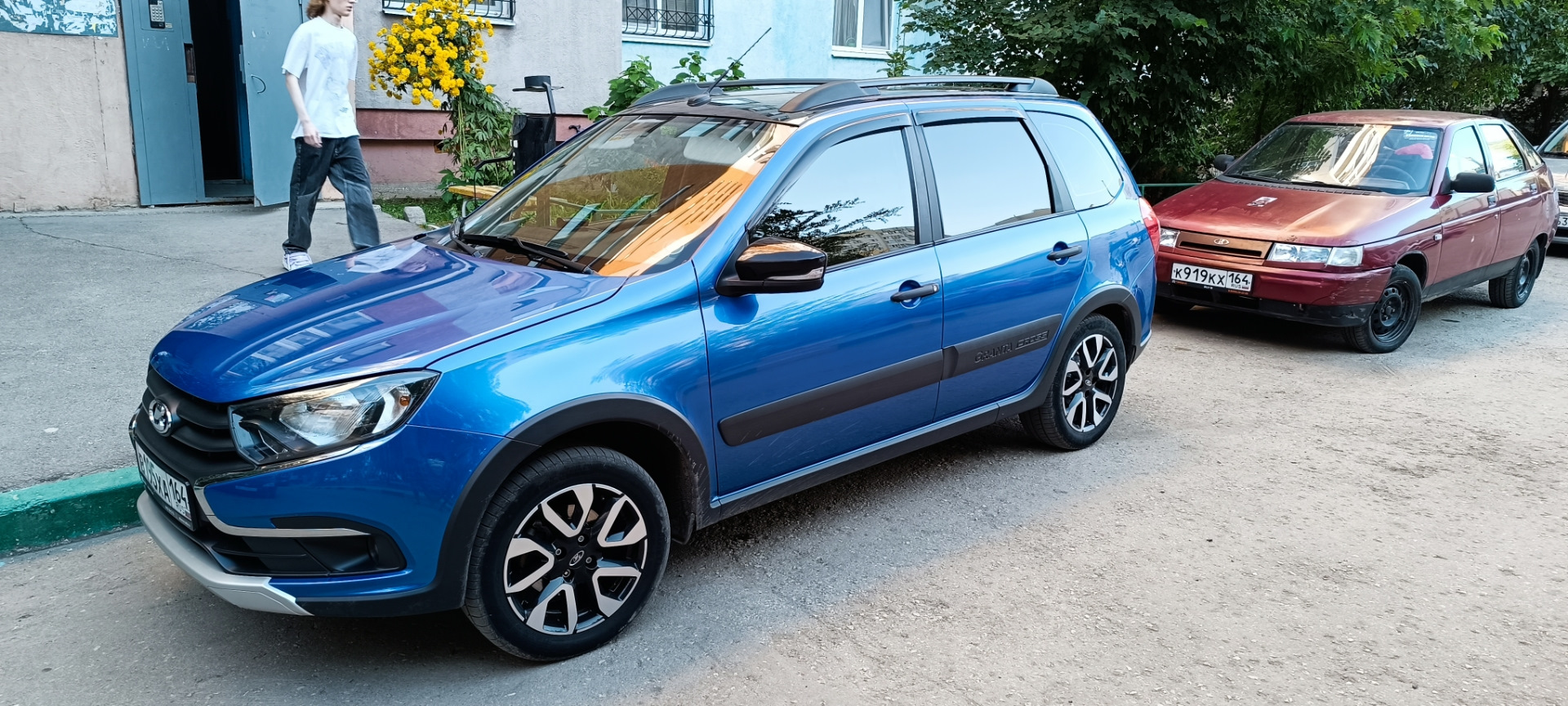 Установил ветровики — Lada Гранта Cross, 1,6 л, 2020 года | просто так ...