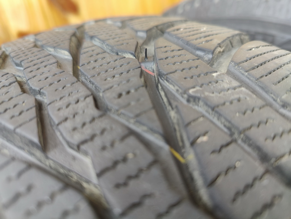 Шины зимние нешипованные Kumho 235/55 R19 на Audi Q5 (2G), Land Rover