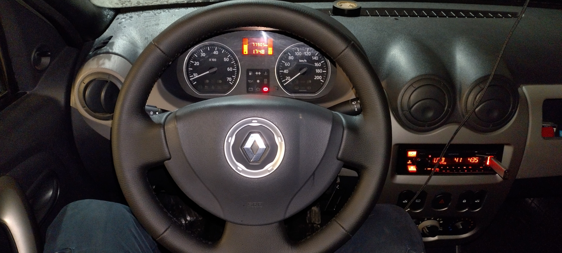 Новый руль — Renault Logan (1G), 1,6 л, 2012 года | тюнинг | DRIVE2