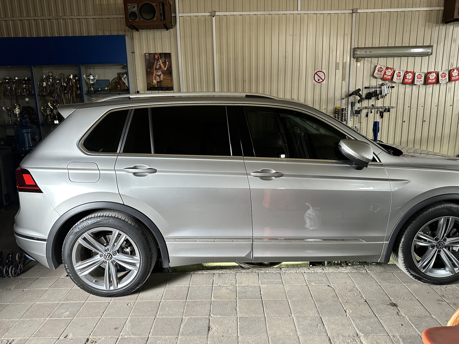 Занижение -35 — Volkswagen Tiguan (2G), 2 л, 2019 года | тюнинг | DRIVE2