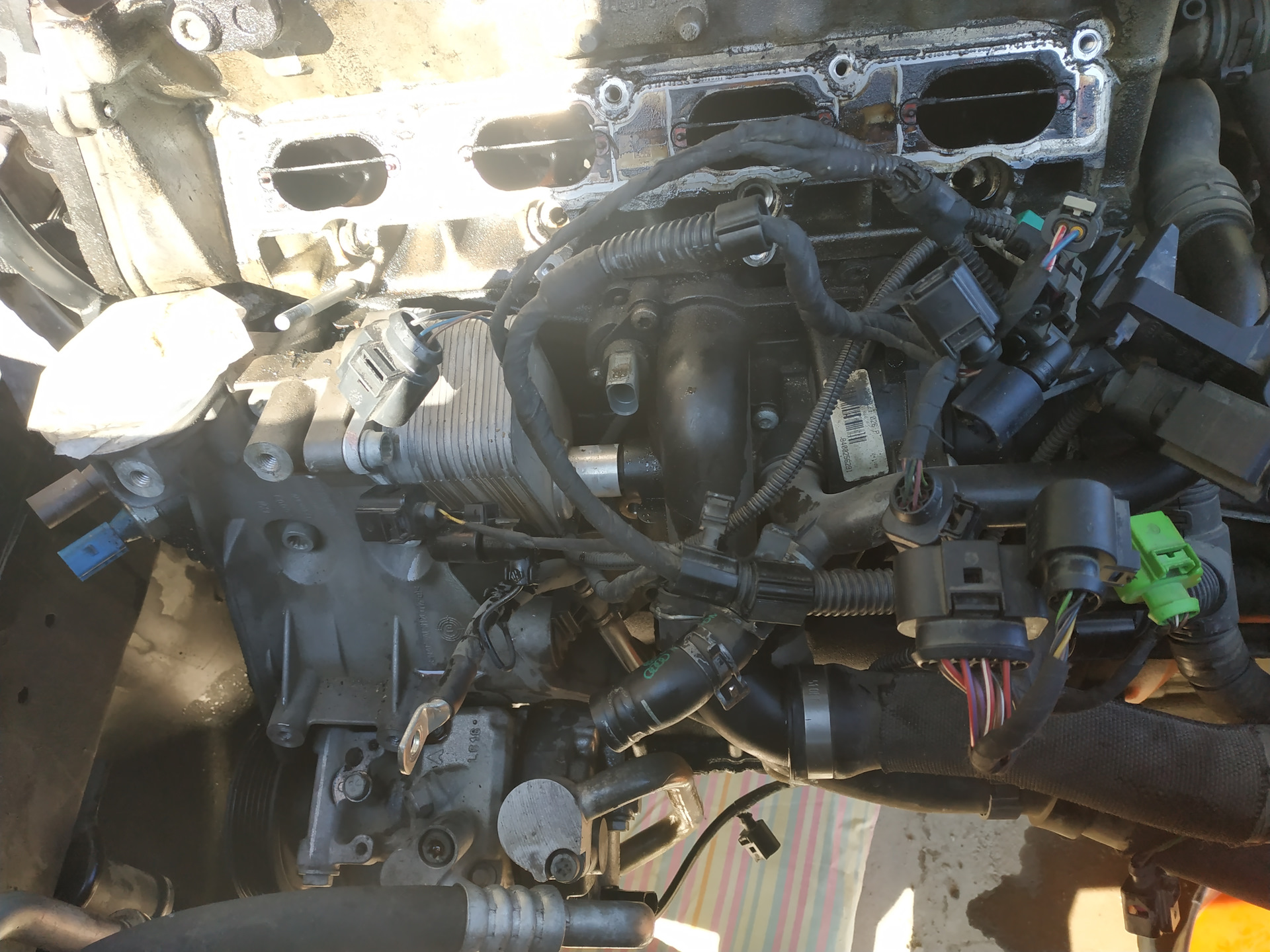 Вакуумная система 4a-fe. Как снять двигатель 4 а. Расположение стартера 4a fe. Шланг 5а фе. Стартер тойота спринтер кариб 4 а фе.