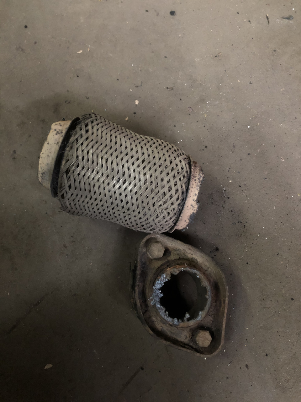 Катализатор и сажевый фильтр + гофра — BMW 5 series (E60), 2 л, 2008 ...