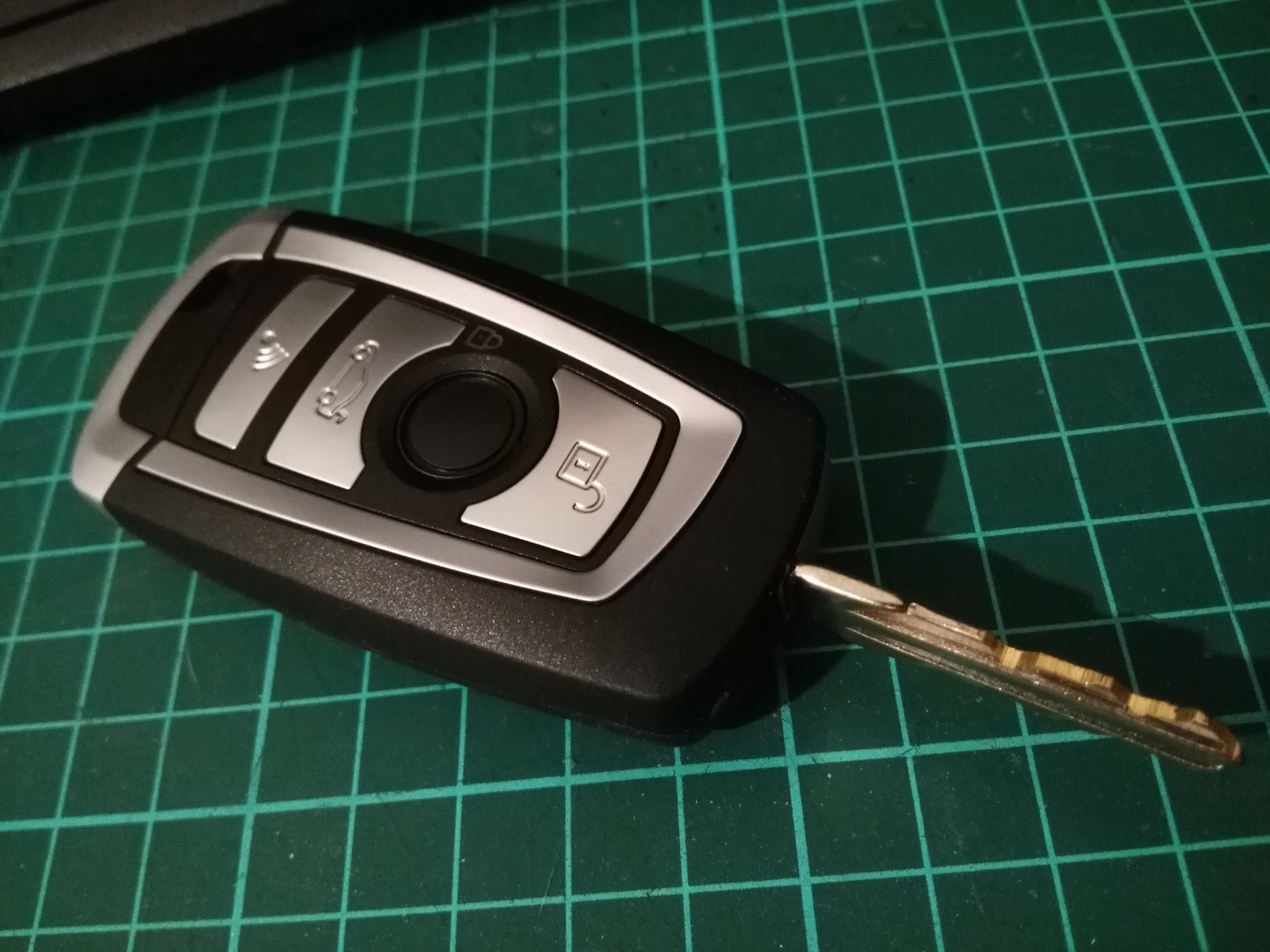 Выкидной ключ Нива. Ключ Нива Шевроле. Выкидной ключ BMW. Выкидной ключ Hyundai Sonata NF.