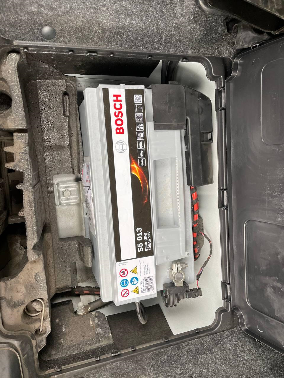 Новый на 100аН — Audi Q5 (1G). Запчасти на фото: S5013