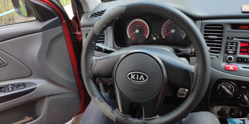 A Nu Davaj Natyagivaj Kia Rio 1 4 L 2010 Goda Na Drive2