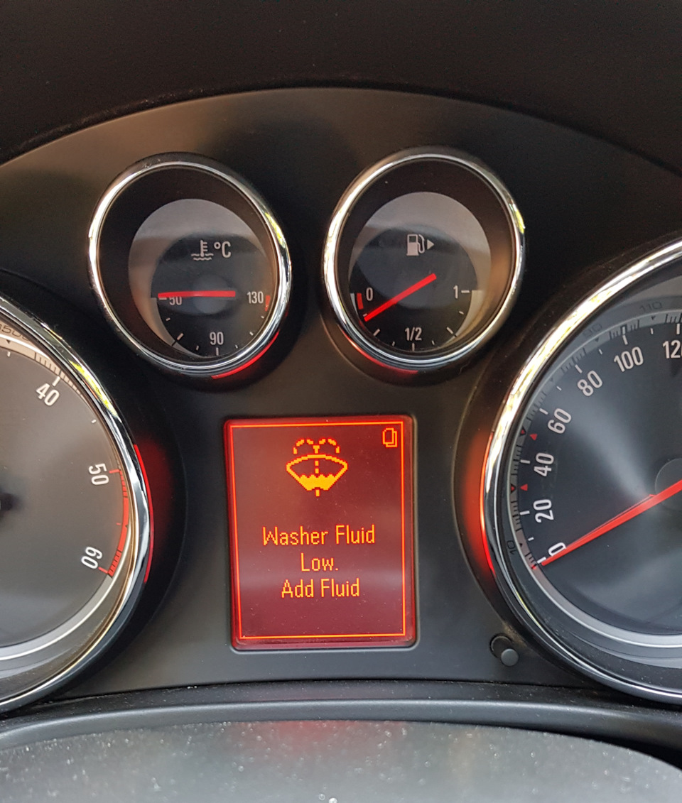 Замена датчика уровня бачка омывающей жидкости — Opel Insignia Sports ...