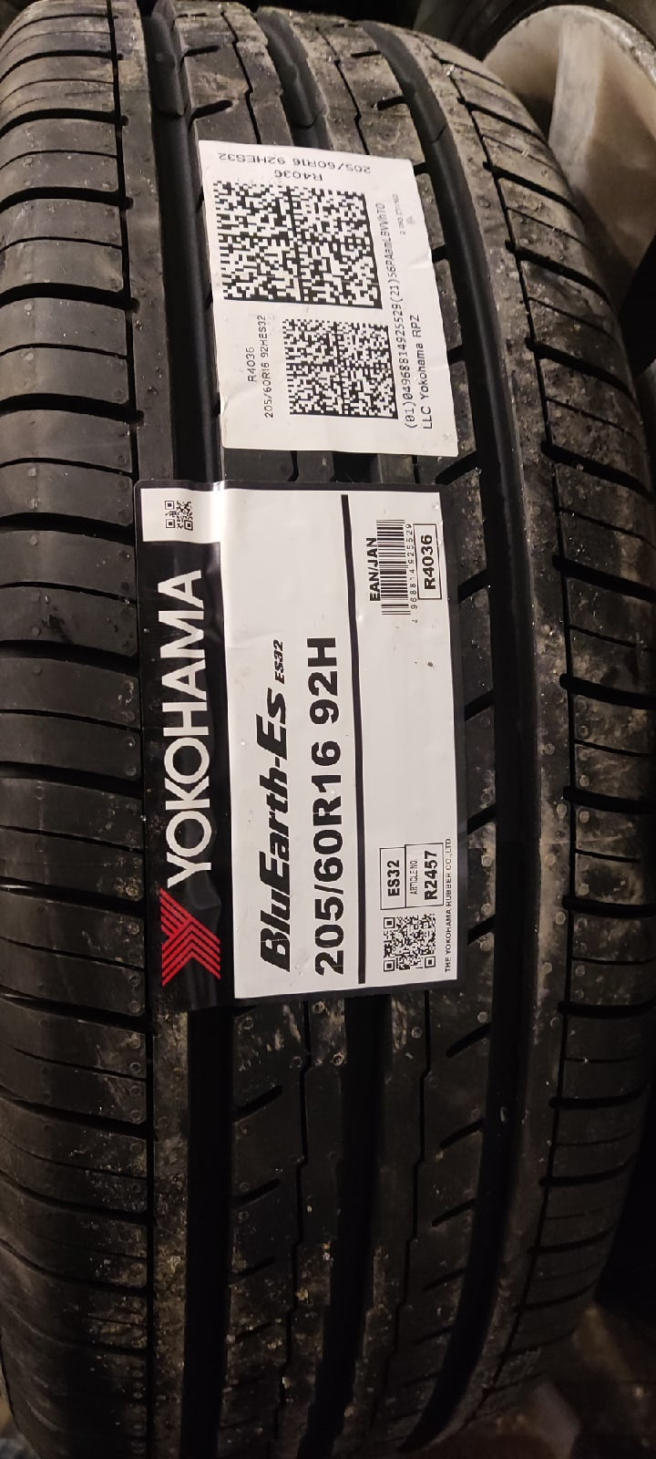 X1 205 60 16 YOKOHAMA BLUEARTH ES32 TOP QUALITY NEW TYRE 205/60R16 92H