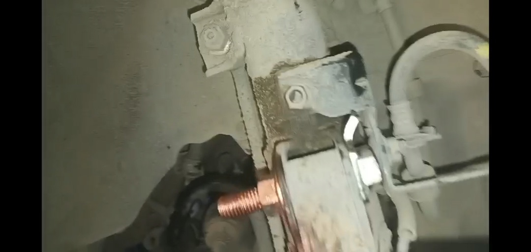 Задние развальные рычаги и эксцентриковые болты — Mitsubishi Outlander ...