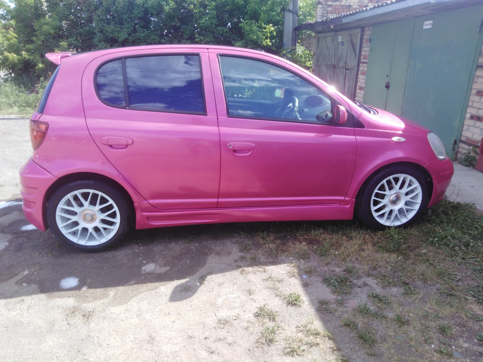 Toyota Vitz Pink