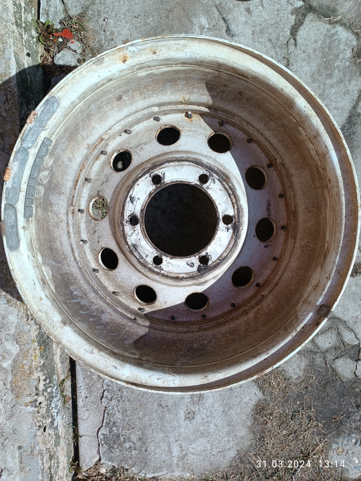 Штампованные диски 8Jx16 ET-15 6x139,7 на Toyota Land Cruiser Prado 90 ...