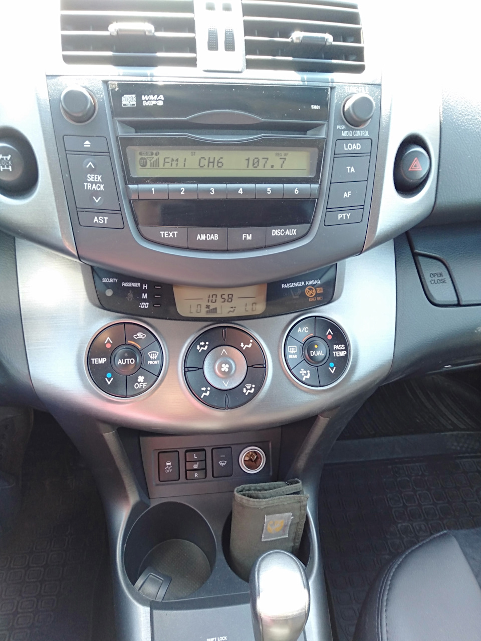 Установка ГУ Андройд AutoLine — Toyota RAV4 (III), 2 л, 2010 года | тюнинг  | DRIVE2