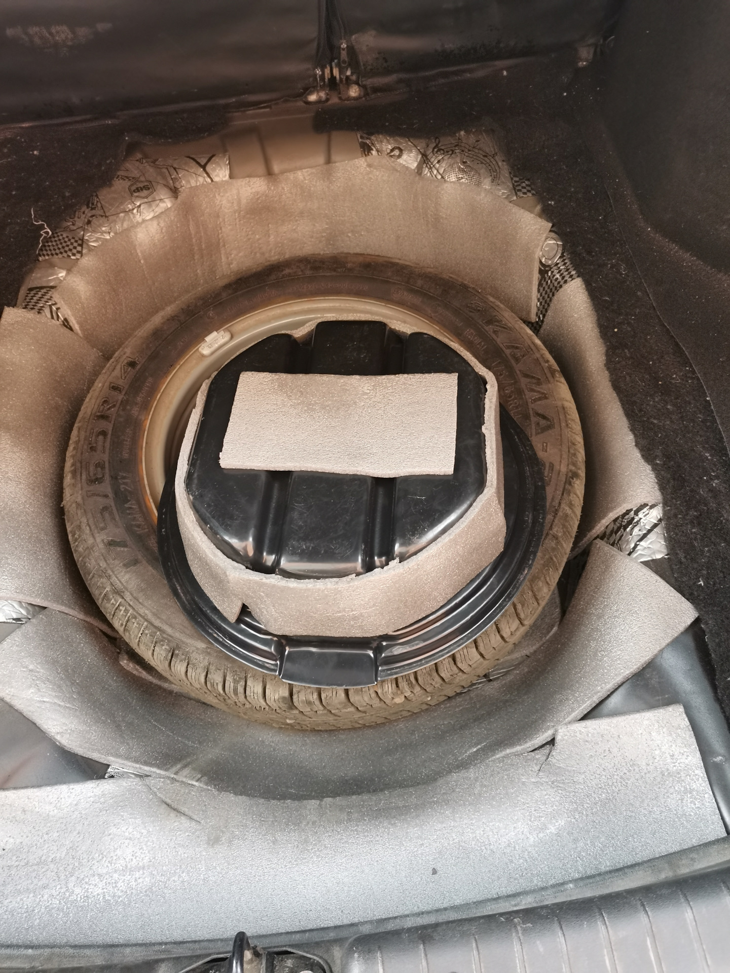 Коррозия АвтоВаза и шумоизоляция за 0 рублей — Lada Гранта, 1,6 л, 2014 ...