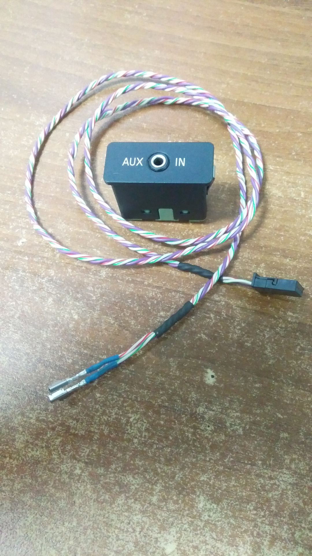 Аукс бмв. БМВ х3 е83 aux. X3 e83 aux. Aux BMW e70. Аукс в БМВ х3 е83.