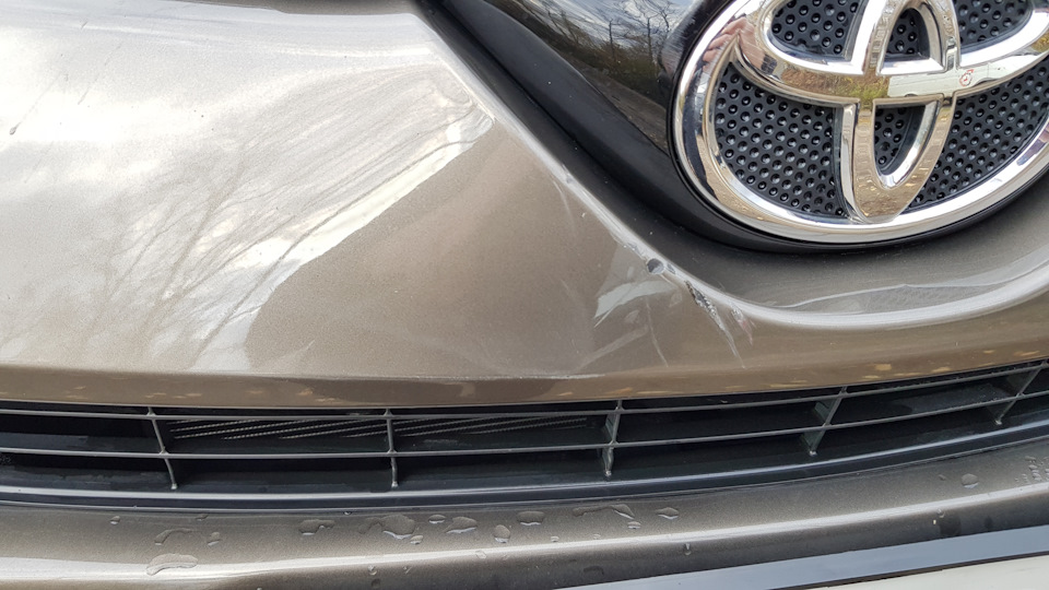 Притерли на парковке — Toyota RAV4 (IV), 2,5 л., 2017 года | наблюдение ...