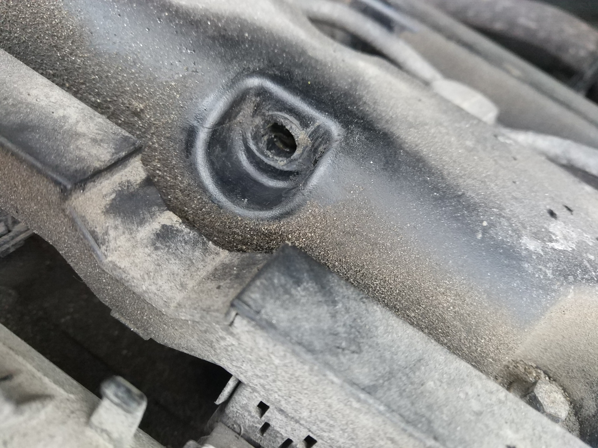 маслоотделитель картерных газов форд фокус 1. 6. 6. форд фокус 2 маслоотделитель картерных газов. 6.