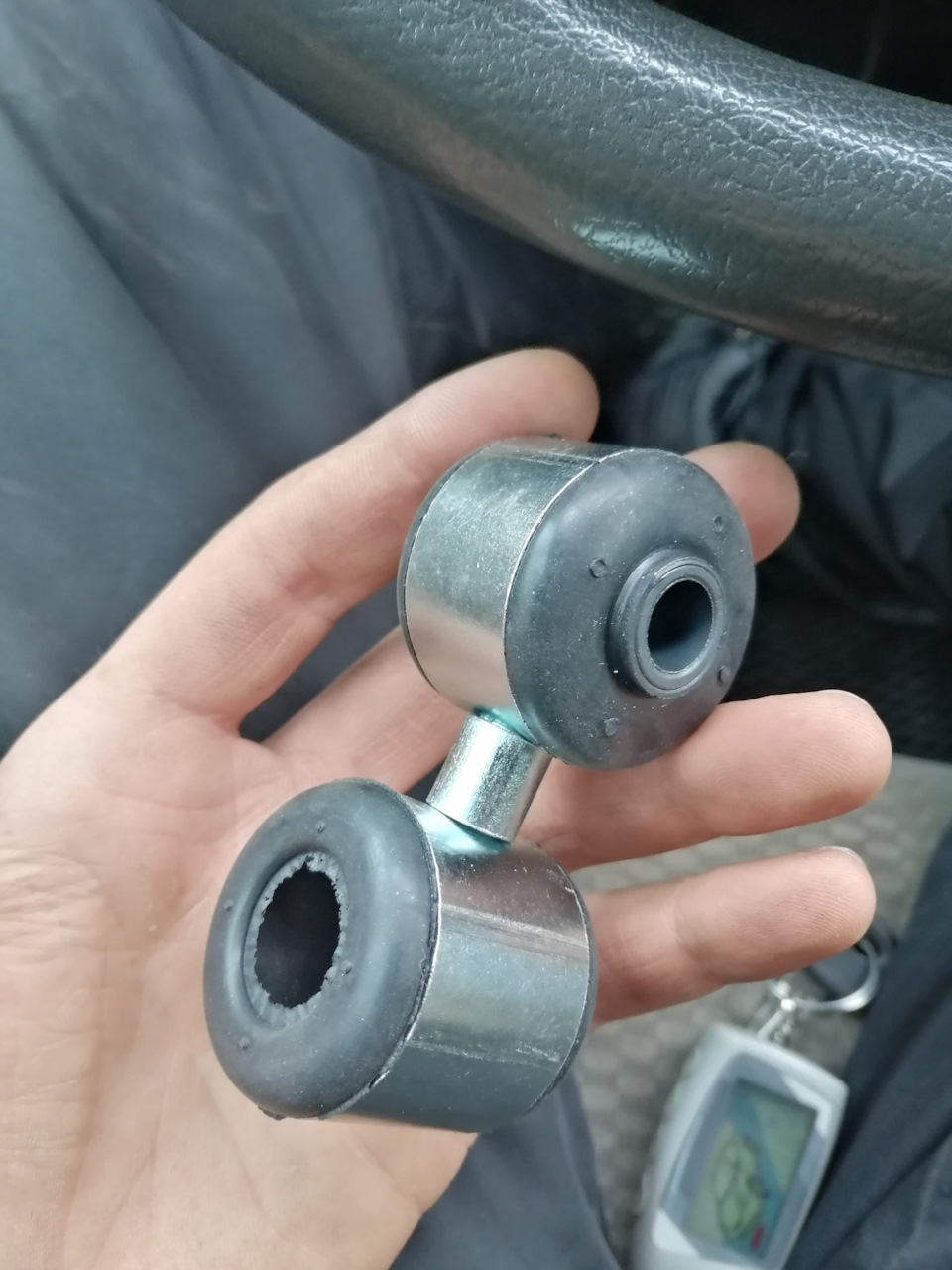 Лопнула стойка стабилизатора, слева. Яйца. №2. — Lada Калина универсал ...