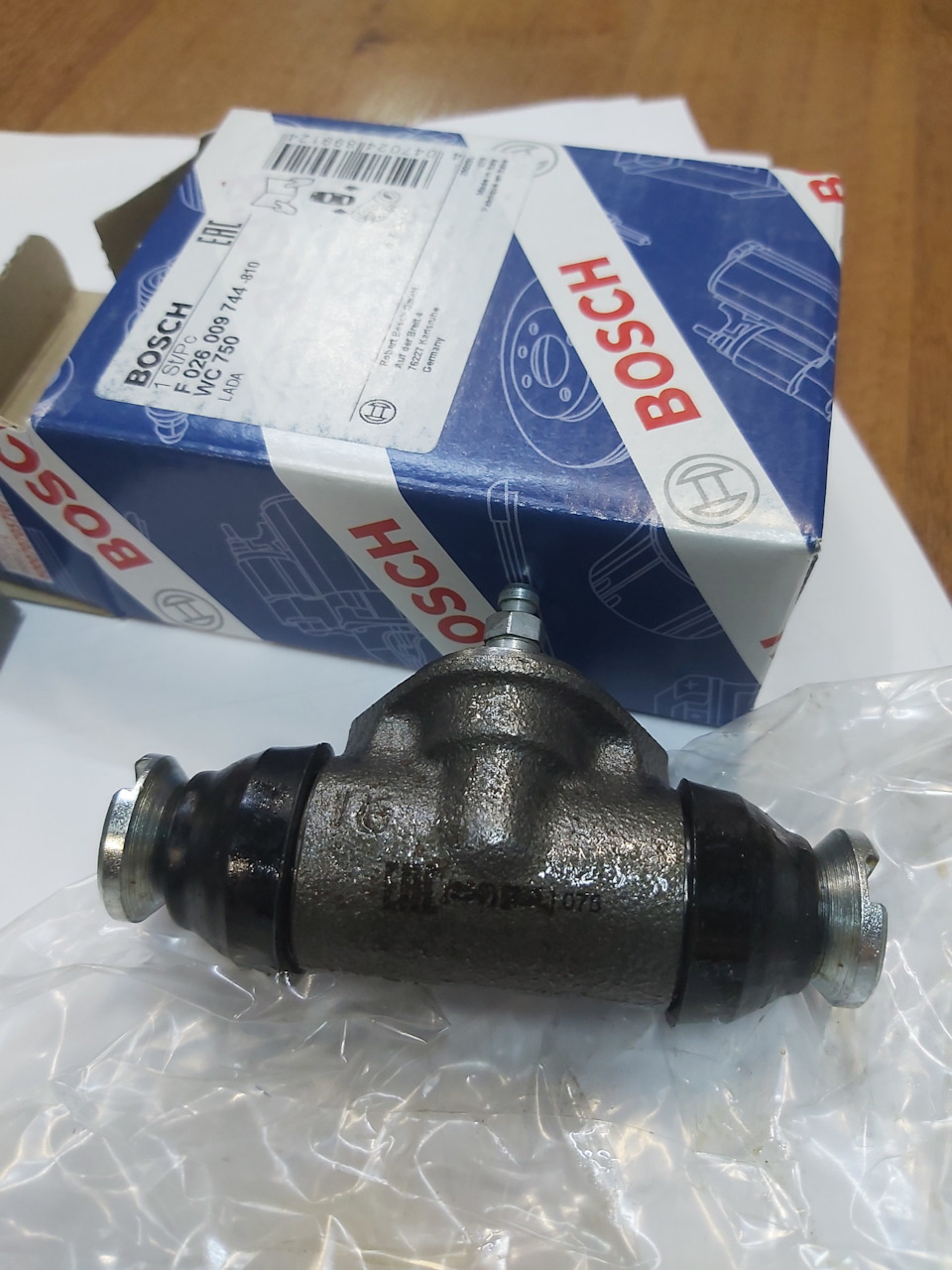 Фото в бортжурнале Chevrolet Niva (1G). Запчасти на фото: F026009744, LC750