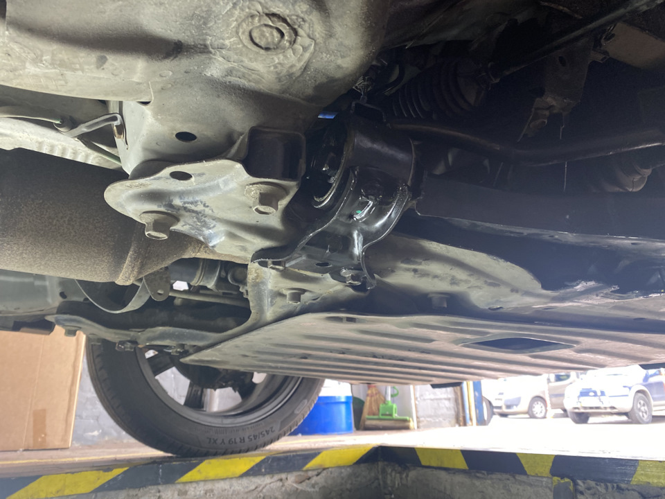 -=Бьет руль на кочках=- — Honda CR-V (RE), 2,4 л, 2011 года | визит на ...