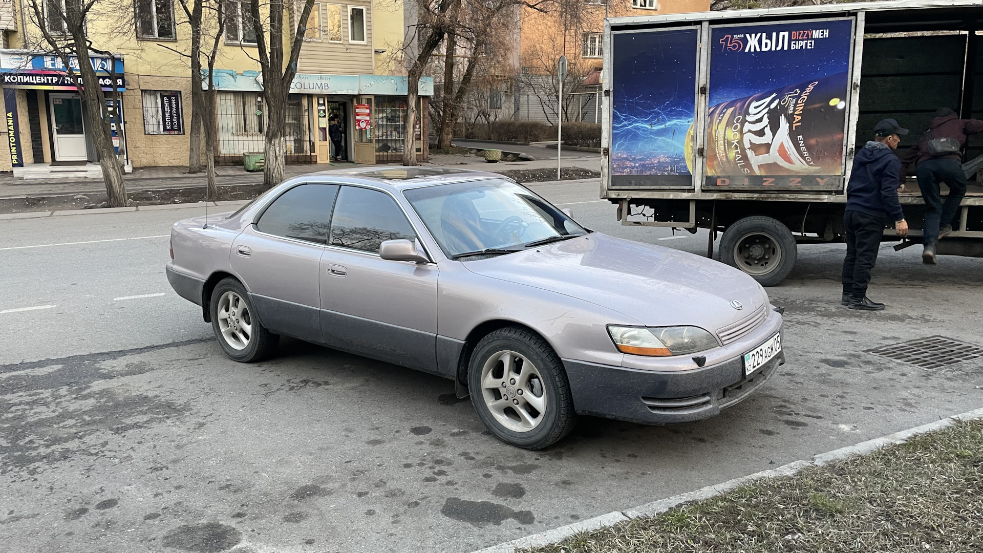 Lexus ES (XV10) 3.0 бензиновый 1996 | Фиолетовый металлик на DRIVE2