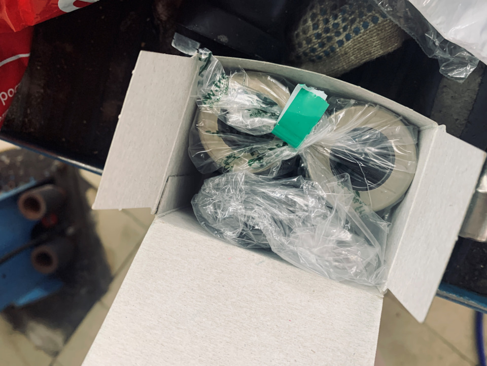 #49 Замена тормозных колодок. Ревизия заклинившего суппорта — Dodge ...