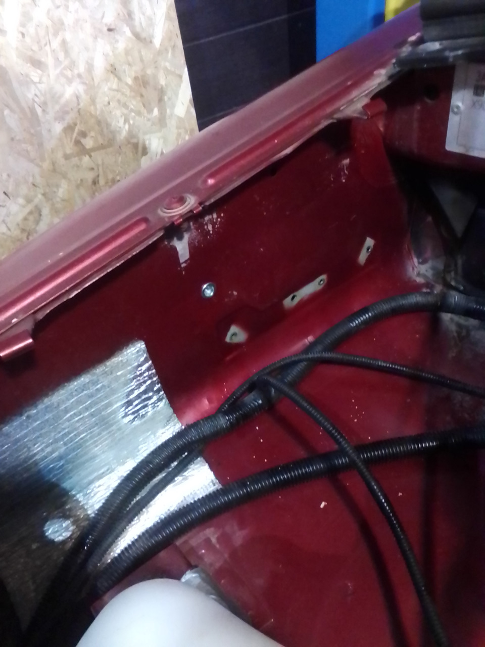 Резьбовая заклепка установлена — Chevrolet Niva GLX