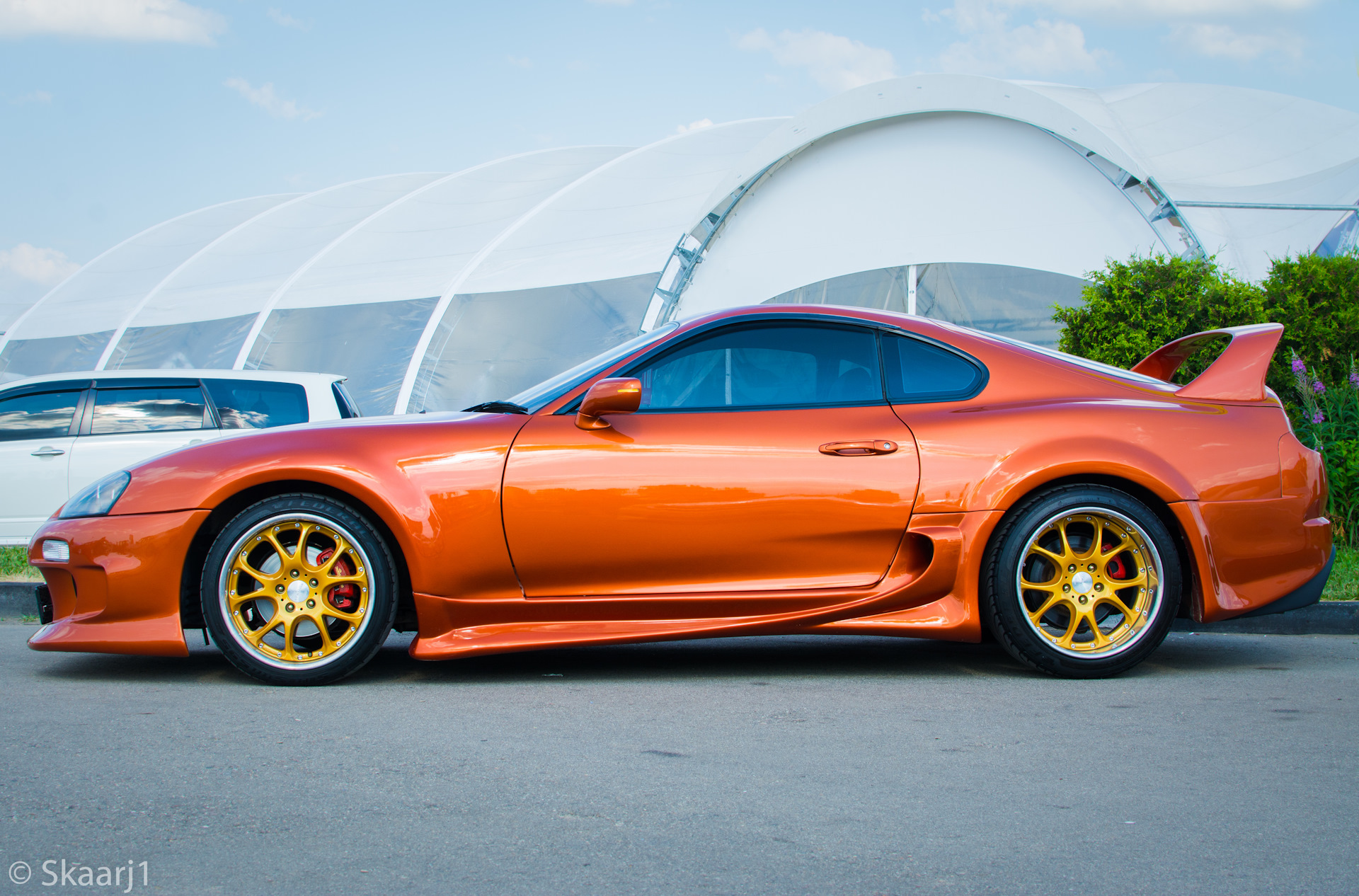 Toyota Supra v12 Orange