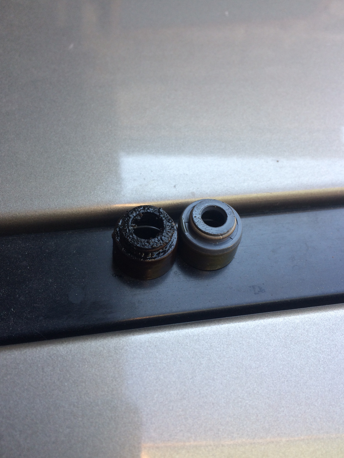 Замена колпачков, регулировка клапанов — Mazda 323 VI, 1,5 л, 1999 года ...