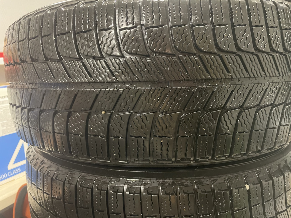 Шины зимние нешипованные Michelin 225/55 R17 на BMW 5 series (F10). Б/у ...