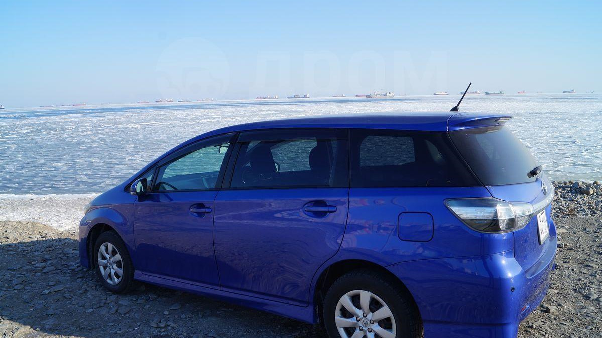 Toyota Wish 2013. Тойота Виш 7 местная. Toyota Wish автомобиль.